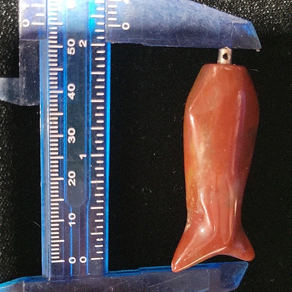 Red jasper fish pendant with 925 sterling loop - Picture 6 of 6